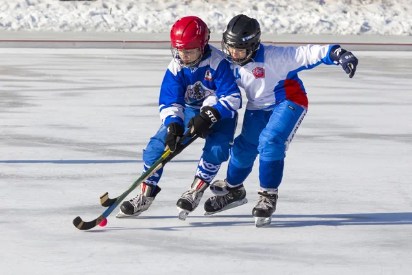 RÚSSIA, KRASNOGORSK - Março 03, 2015: fase final infantil hockey League bandy, Rússia . — Fotografia de Stock