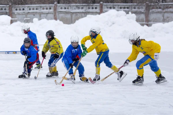 RUSSIA, KOROLEV - JANUARY 15, 2015: 3-d stage childrens hockey League bandy, Russia. — Zdjęcie stockowe