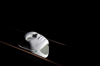 Beyaz maske yansıma