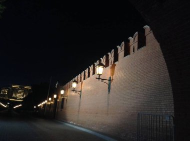 Moskova 'nın panoramik manzarası. Tarihi binalar ve uluslararası iş merkezi.