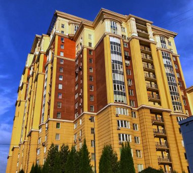 Moskova 'nın panoramik manzarası. Tarihi binalar ve uluslararası iş merkezi. 