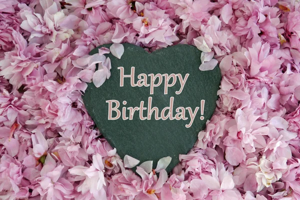 Kalp ve çiçek doğum günü mesajı