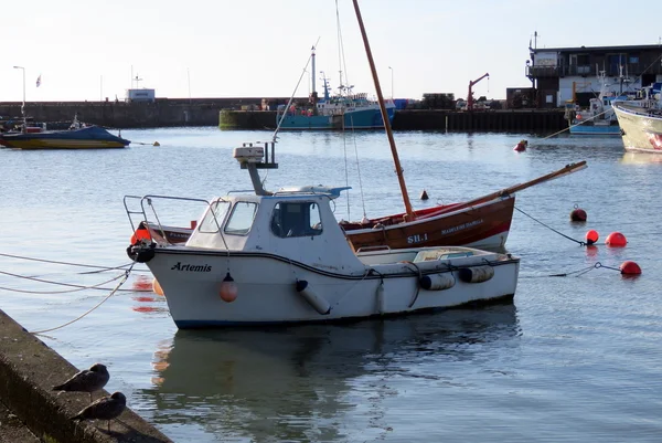 Лодки в гавани Бридлингтона — стоковое фото