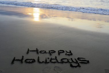 Mutlu tatil kuma yazılı