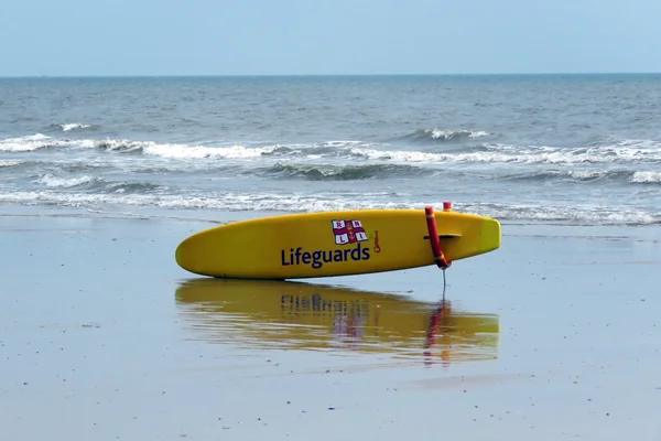 Lifeguard's Surf board on the Beach — Stock Photo, Image