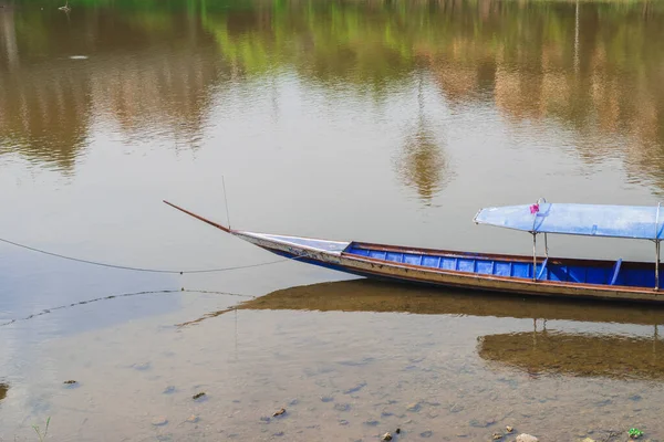 Local boat trips to the Kok River in Thailand