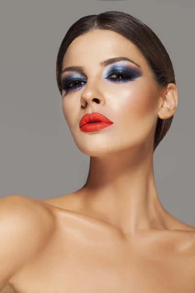 Schönheit und Make-up, Porträt einer hübschen Frau — Stockfoto