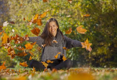 genç kadın doğanın dinlendirici