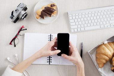 kadın el tipik haber 