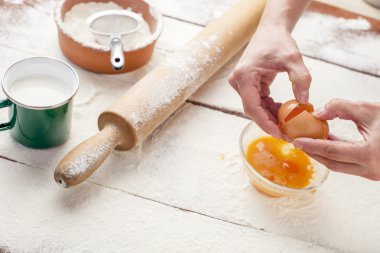 El ve ekmek yapmak için anlamına gelir