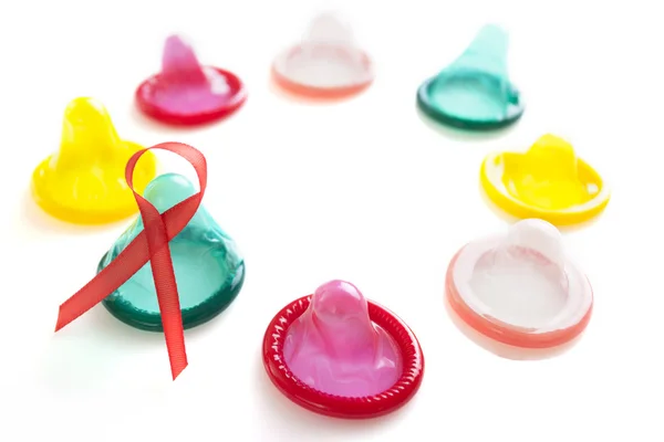 World Aids Day tecken och kondomer — Stockfoto