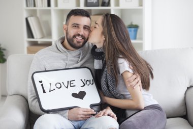 Çift gösteren aşk mesajı