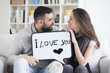 Çift gösteren aşk mesajı