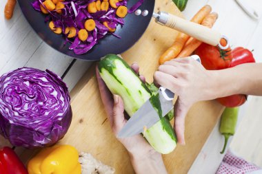 Şef taze organik gıda hazırlama