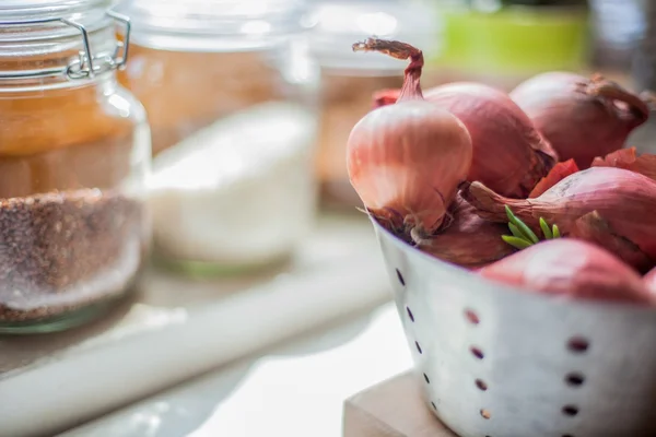 UI in kom op tafel — Stockfoto