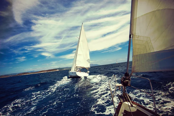 Segeljachtboot auf der Adria — Stockfoto