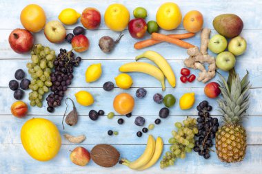 Meyve mavi ahşap tahtası, üstten görünüm