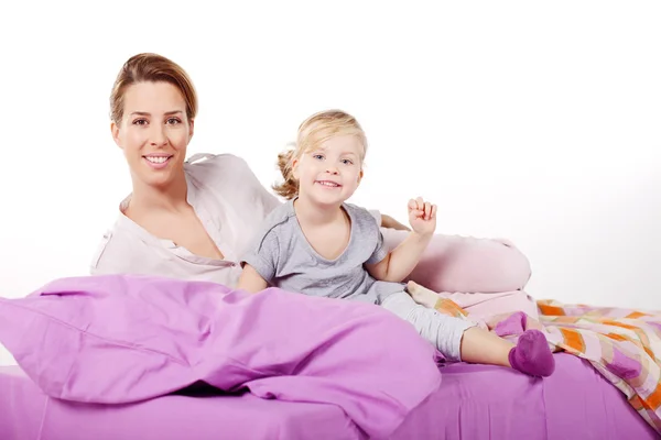 Niña con su madre — Foto de Stock