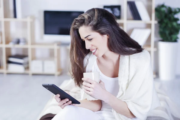 Belle femme ayant du repos — Photo