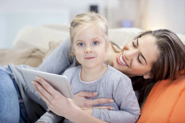 Young mother with her daughter — Stock Photo, Image