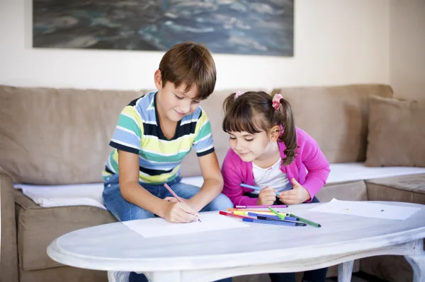 Niño y niña — Foto de Stock