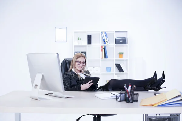 Business young women in office — Stock Photo, Image