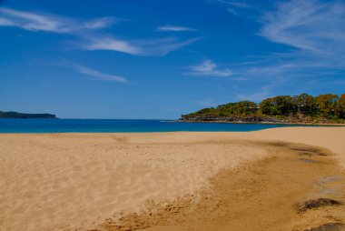 Pearl Beach 'te güneşli güzel bir yaz günü ve Yeni Güney Galler' de Broken Bay, Avustralya.