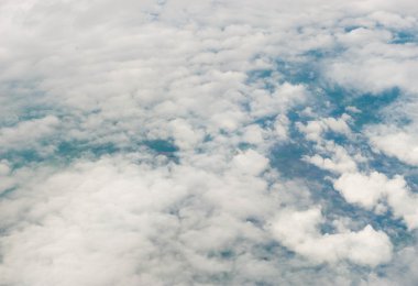 Mavi gökyüzü ve beyaz bulut