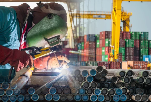 Çelik yapı kaynak işçisi