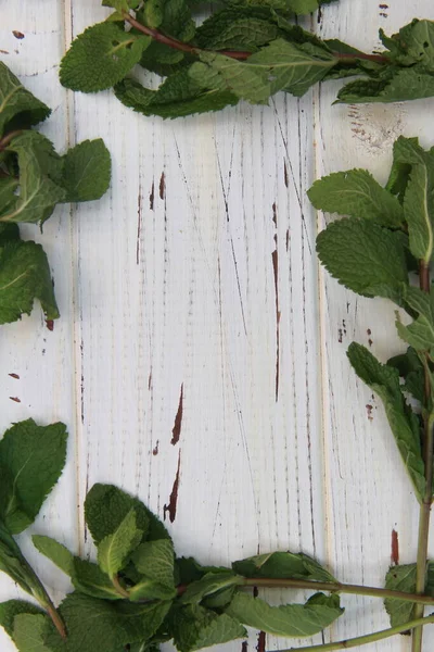 Mint Leaves Wooden Table Mint Leaves Close Wooden Table — Stock Photo, Image