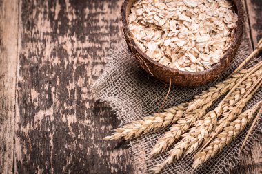 yulaf gevreği ahşap table.healthy gıda kavramı.