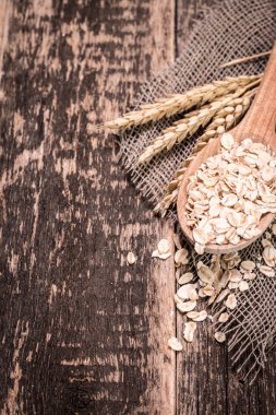 yulaf gevreği ahşap table.healthy gıda kavramı.