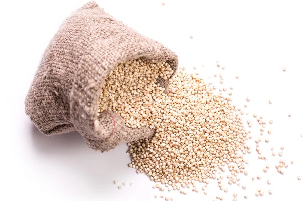 Σωρού της quinoa, έννοια υγιεινή για χορτοφάγους τροφίμων — Φωτογραφία Αρχείου