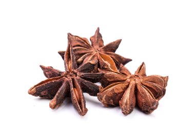 Yıldız anason baharat meyve ve tohum beyaz arka plan üzerinde izole 