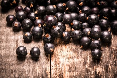 Yaz taze çilek, sağlıklı gıda, ahşap arka plan