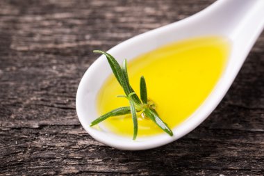 Yağlar vintage ahşap zemin üzerinde. sağlıklı gıda 