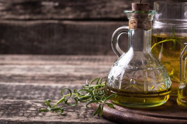 Yağlar vintage ahşap zemin üzerinde. sağlıklı gıda 