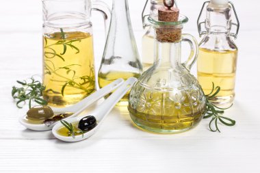 Yağlar vintage ahşap zemin üzerinde. sağlıklı gıda 