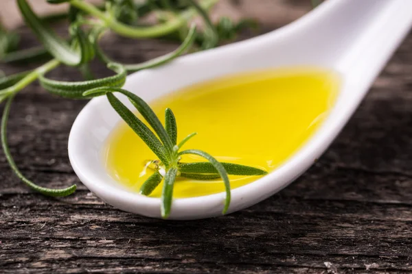 Yağlar vintage ahşap zemin üzerinde. sağlıklı gıda 