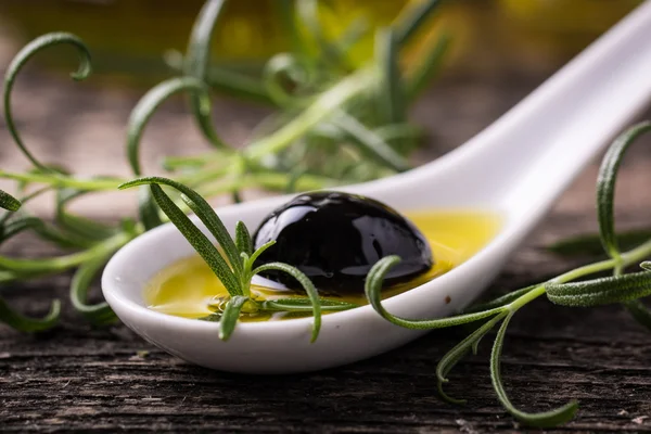 Yağlar vintage ahşap zemin üzerinde. sağlıklı gıda 