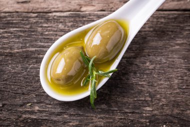 Yağlar vintage ahşap zemin üzerinde. sağlıklı gıda 