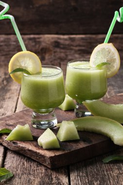 taze kavun yüzlü cam ahşap tablo