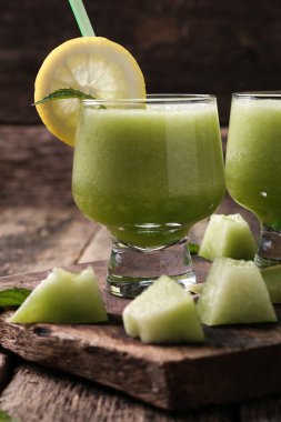 taze kavun yüzlü cam ahşap tablo