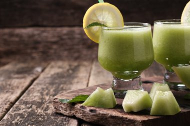 taze kavun yüzlü cam ahşap tablo