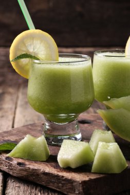 taze kavun yüzlü cam ahşap tablo