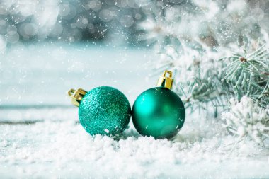 Noel dekorasyonları ahşap tahta üzerinde arka plan. Yumuşak odak.