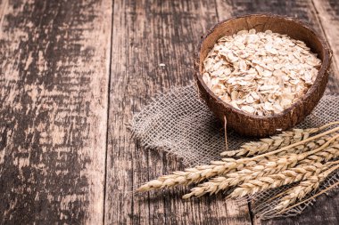 yulaf gevreği ahşap table.healthy gıda kavramı.