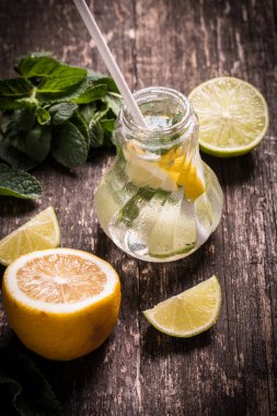 Ahşap masa, sağlıklı kavramı tazelik içki