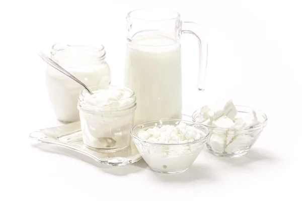 Mléčné výrobky, zdravé jídlo na dřevěný stůl — Stock fotografie