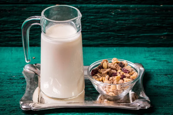 Produkty mleczne, zdrowej żywności na drewnianym stole — Zdjęcie stockowe